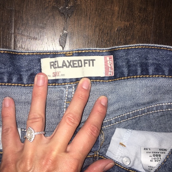 Levi cut off jean shorts - Picture 5 of 7